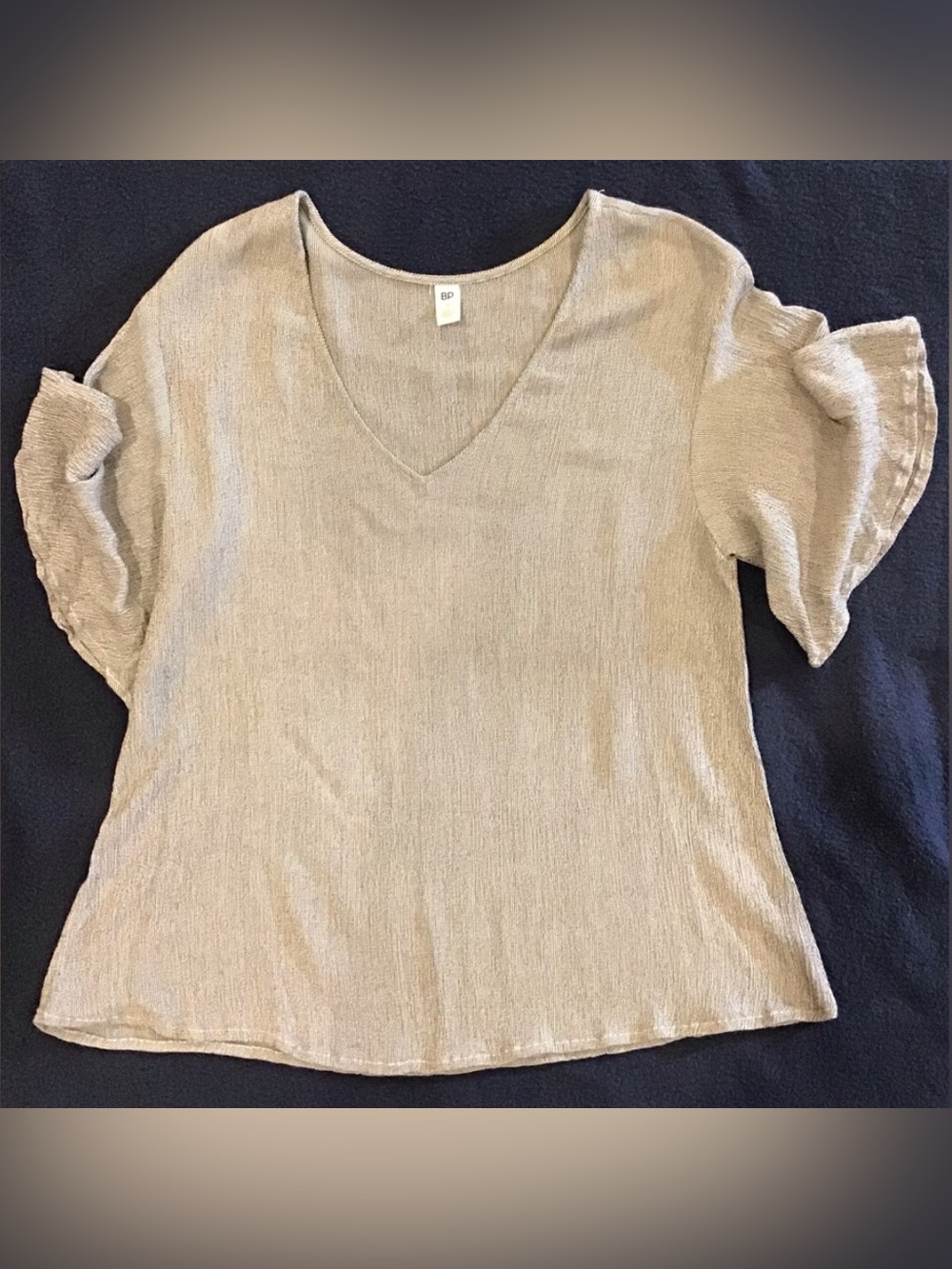 EUC loose, lightweight BP blouse
